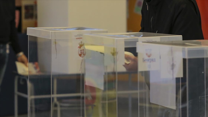 Sırbistan’da halk, erken genel seçimler için 17 Aralık’ta sandığa gidecek