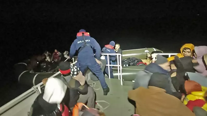 Yunanistan geri itti, 42 düzensiz göçmeni Türkiye kurtardı