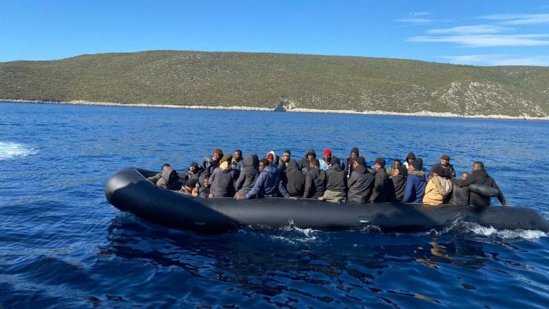 Yunanistan’ın geri ittiği 73 düzensiz göçmen kurtarıldı