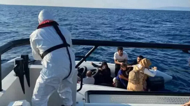 Yunanistan unsurlarınca Türk kara sularına geri itilen 82 düzensiz göçmen kurtarıldı