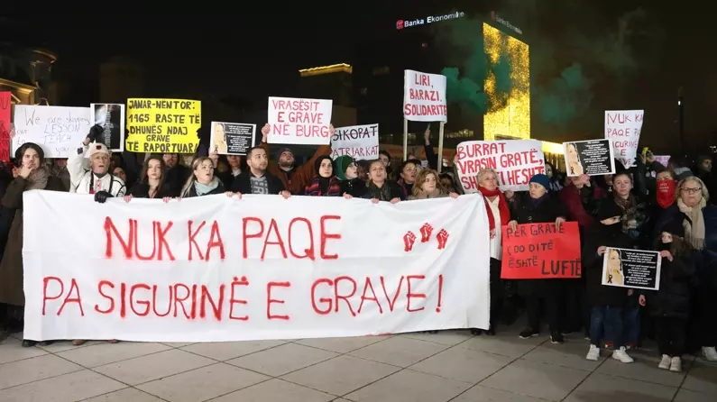Kosova’da geçen hafta yaşanan kadın cinayeti protesto edildi