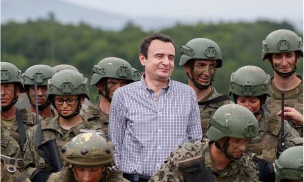 Başbakan Kurti’den Kosova Ordusu’na destek