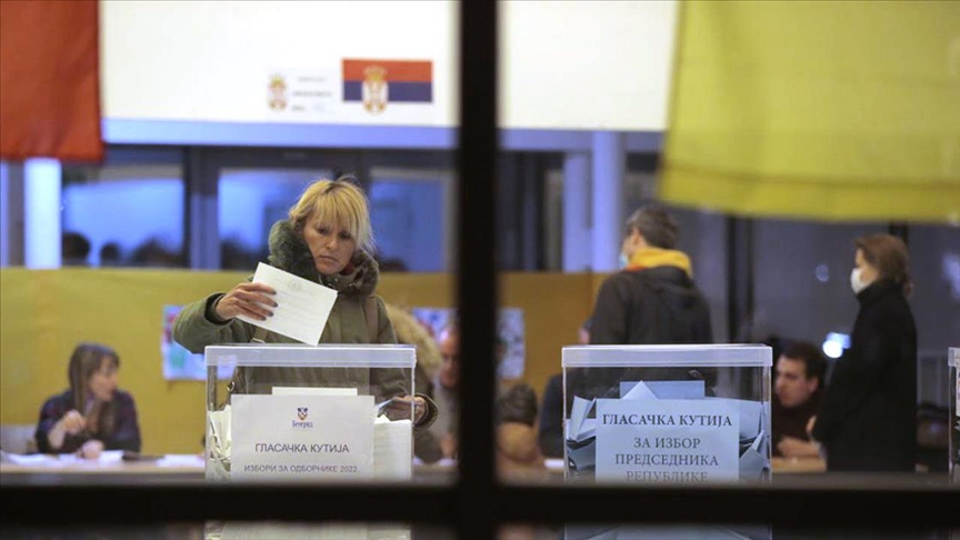 Sırbistan’da 6,5 milyondan fazla kayıtlı seçmen yarın sandık başına gidiyor