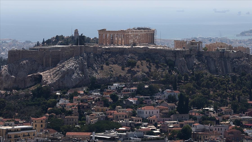 Atina son 160 yılın en sıcak sonbaharını yaşadı