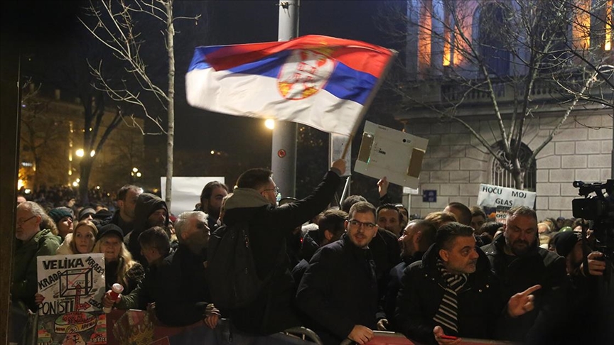 Sırbistan’da sona eren erken genel seçim, yerini “siyasi gerginliğe” bıraktı