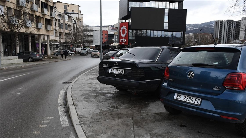 Kosova’da Sırp plakalarının “Kosova Cumhuriyeti” plakalarıyla değiştirilmesi için verilen süre doldu
