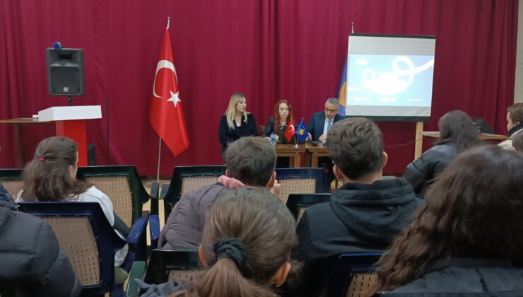 Priştine’de Türkiye Bursları tanıtım programı gerçekleştirildi