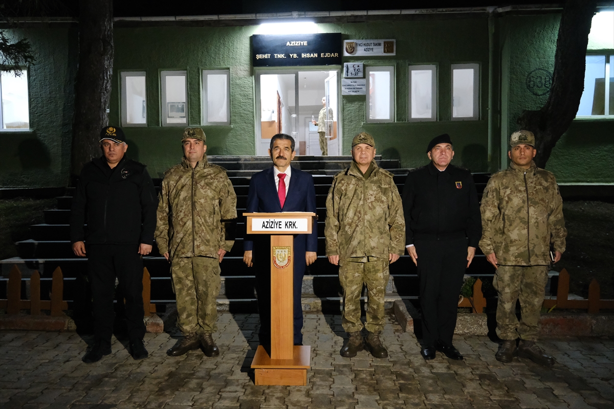 Kırklareli Valisi Ekici, yeni yıla Bulgaristan sınırında nöbet tutan Mehmetçik’le girdi