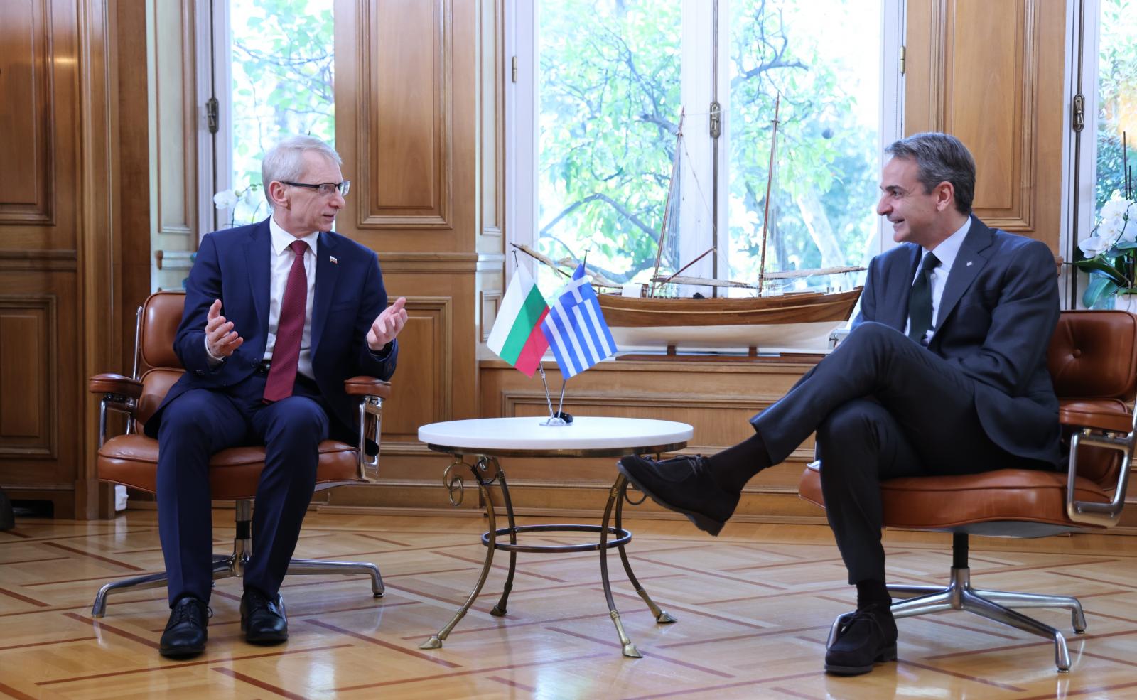 Bulgaristan Başbakanı Denkov, Atina’da Yunan mevkidaşı ile görüştü