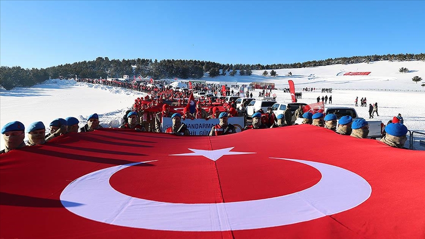 Türkiye “Bu toprakta izin var” temasıyla Sarıkamış’ta yürüdü