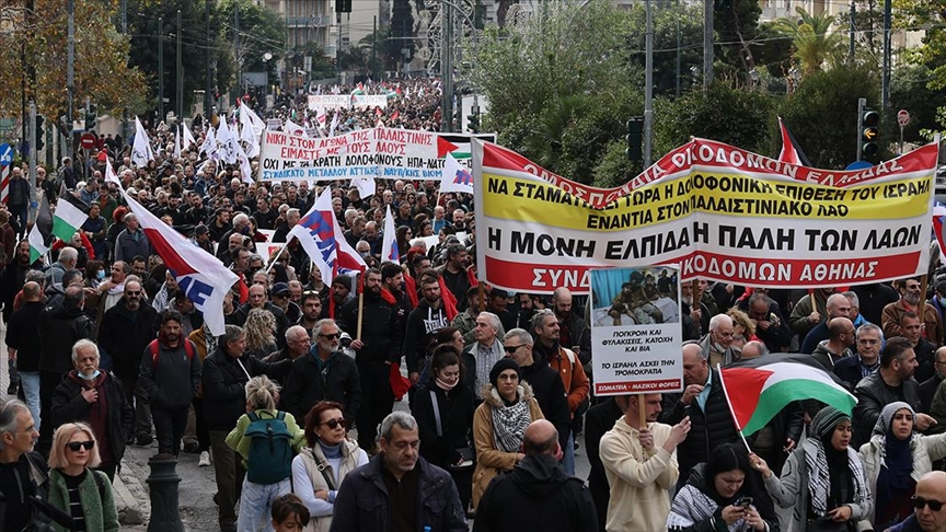 Yunanistan’ın başkenti Atina’da Filistin’e destek yürüyüşü yapıldı