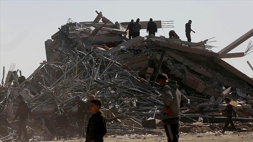 İsrail’in Gazze’ye saldırılarında ölen Filistinlilerin sayısı 25 bini geçti