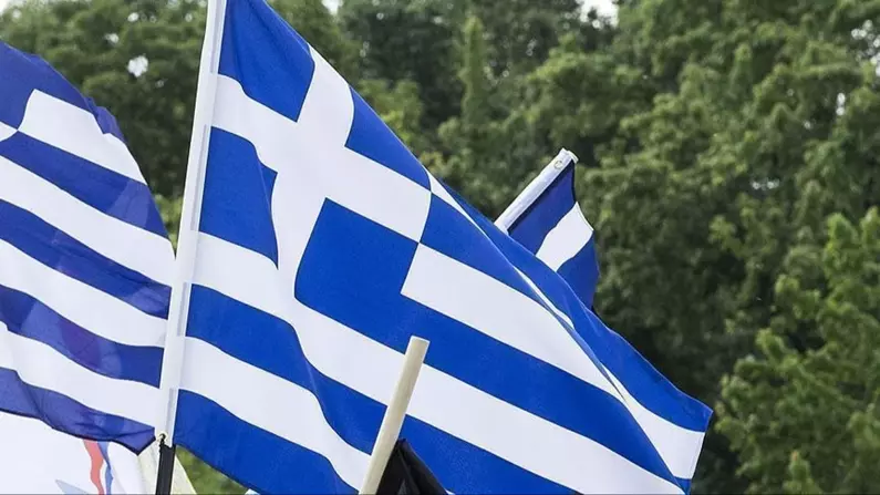 Yunanistan’da iktidar partisi milletvekili Varviçyotis görevinden istifa etti