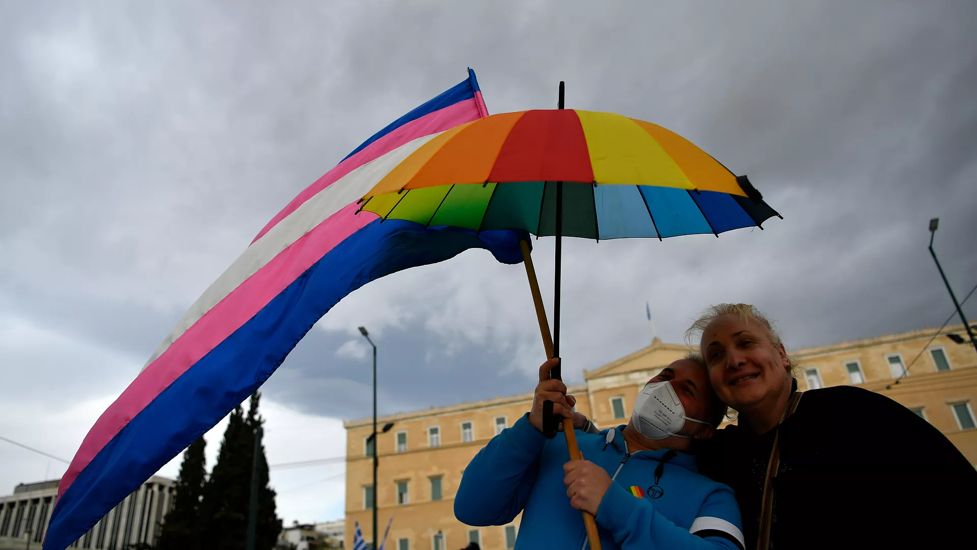 Yunanistan eşcinsel evliliği yasallaştıran ilk Ortodoks Hristiyan ülke oldu