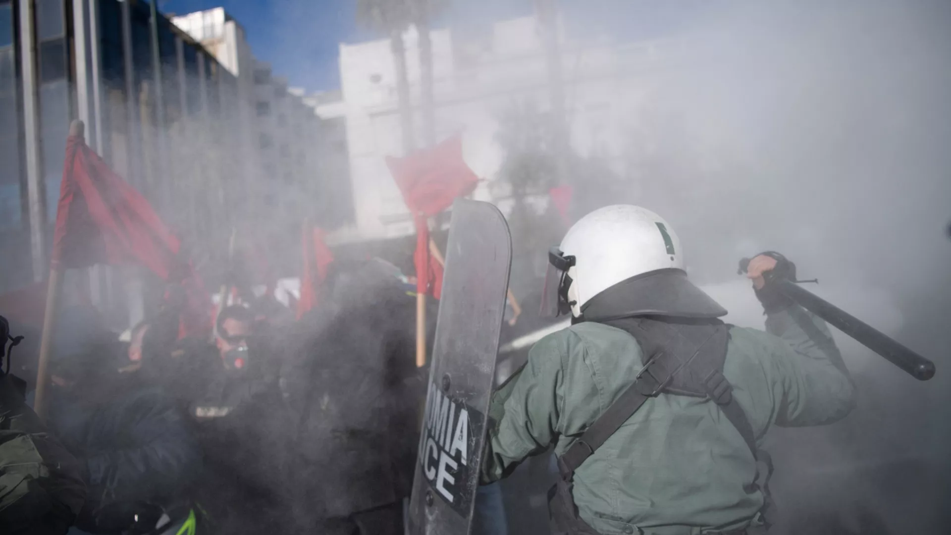 Yunanistan’da özel üniversitelerin yasallaştırılması: Öğrencilerle polis arasında arbede çıktı