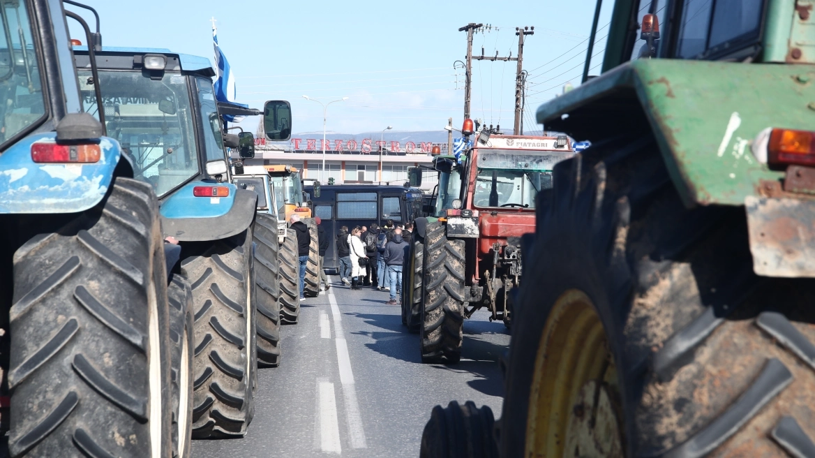 Yunanistan’da çiftçiler, eylemlerine devam ediyor