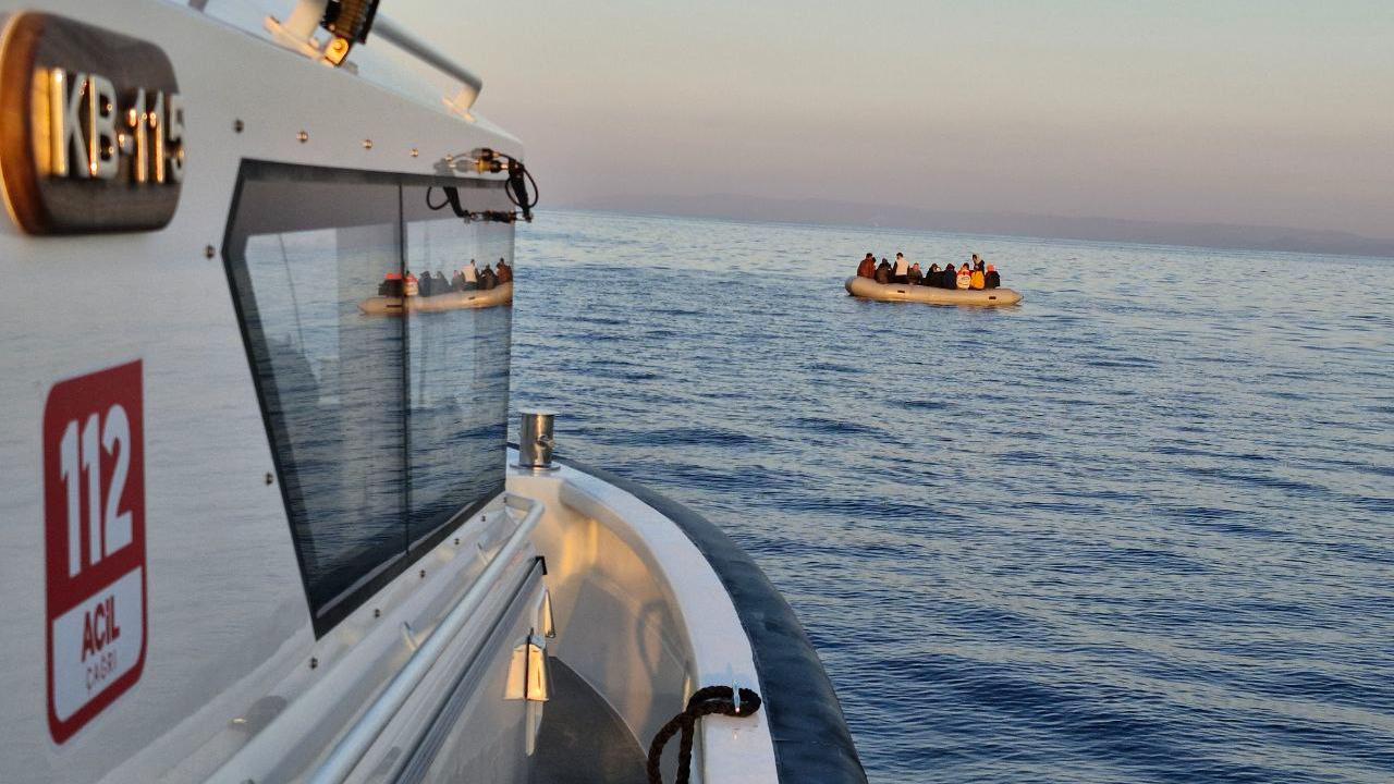 Yunan unsurlarınca Türk kara sularına itilen 20 düzensiz göçmen kurtarıldı