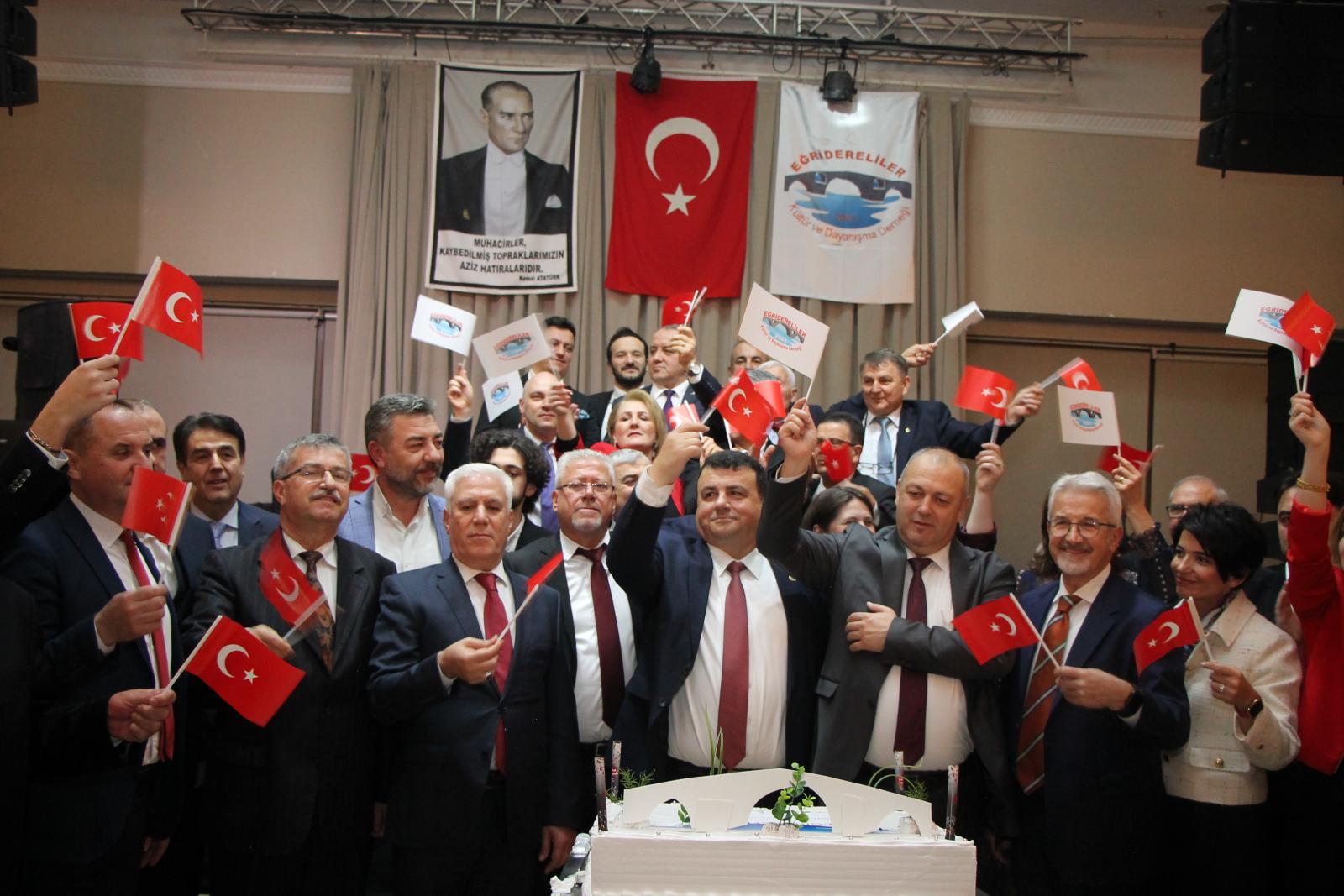 Bulgaristan ve Türkiye’den Eğridereliler 24. geleneksel hemşehriler buluşması için Bursa’da bir araya geldi