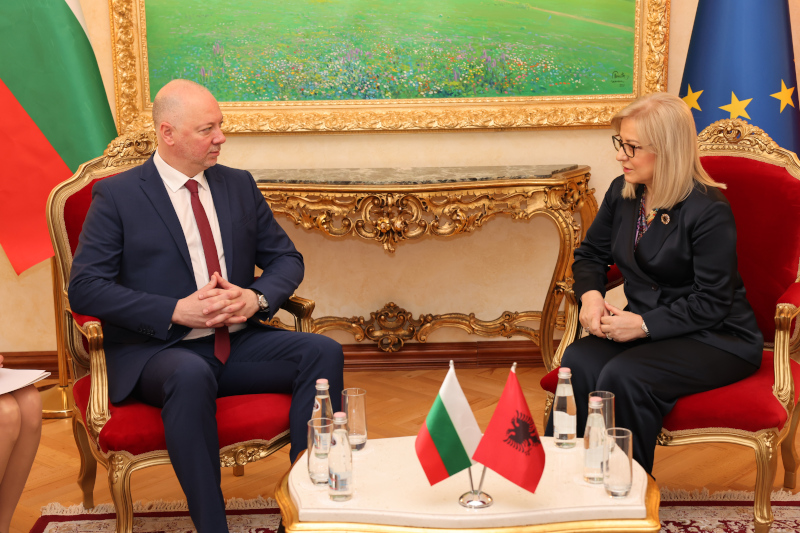 Bulgaristan Meclis Başkanı Jelyazkov, Arnavutluk’a ziyarette bulundu