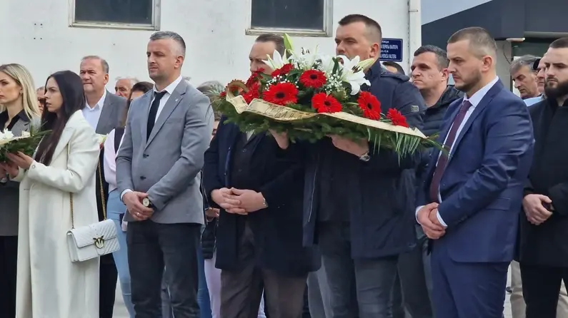 Sırbistan’dan Karadağ’a giden trenden kaçırılarak öldürülen 19 kişi katliamın 31. yılında anıldı