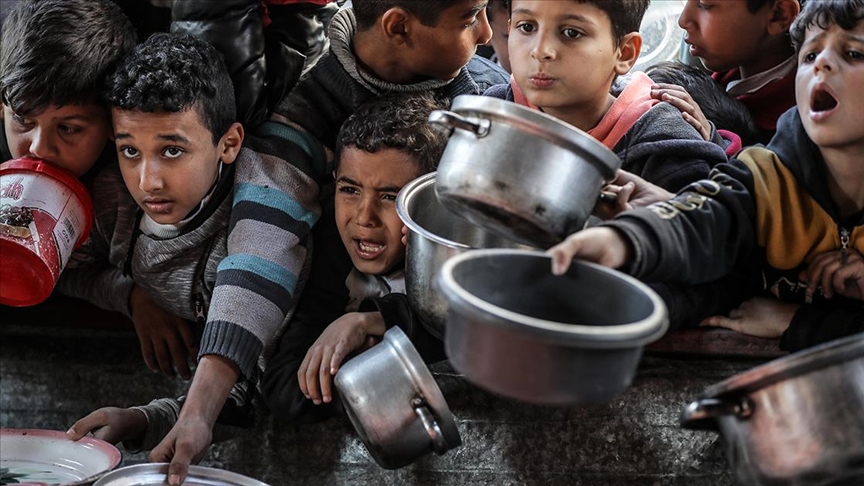 Filistinli gazeteciler, Gazze’nin kuzeyinde aç bırakılan halk için dünyayı yardıma çağırdı