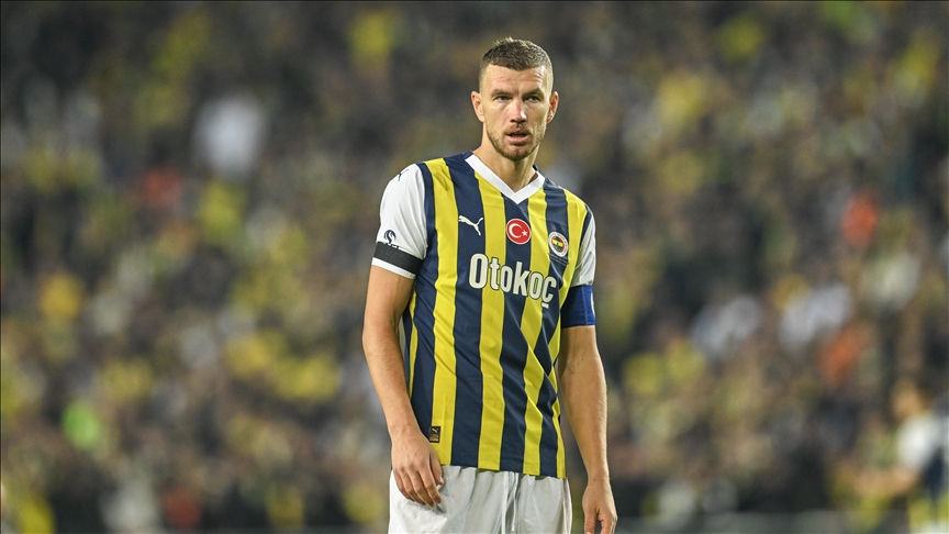 Fenerbahçe’nin Bosna Hersekli futbolcusu Dzeko: Şampiyonluk için Galatasaray ile sonuna kadar savaşacağız