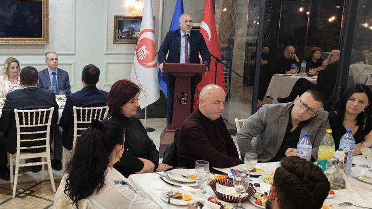 Kosova Bölgesel Kalkınma Bakanı Damka’dan sağlıkçılara iftar yemeği