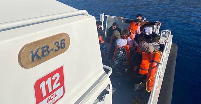 Antalya’da Yunanistan’a geçmeye çalışan 13 düzensiz göçmen yakalandı