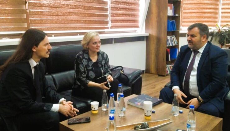 Kosova Cumhurbaşkanlığı Topluluklar Danışma Konseyi Başkanı görüşmelerine devam ediyor