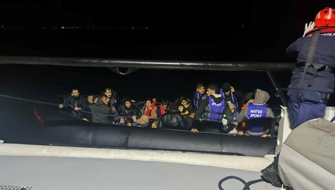 Yunanistan unsurlarınca Türk kara sularına geri itilen 22 kaçak göçmen kurtarıldı