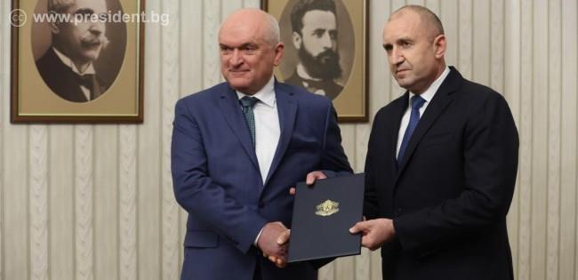 Bulgaristan Cumhurbaşkanı Radev, Sayıştay Başkanı Glavçev’i Geçici Başbakan Olarak Atadı