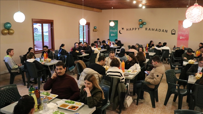 Uluslararası Balkan Üniversitesi ramazan boyunca öğrencilerine iftar verecek