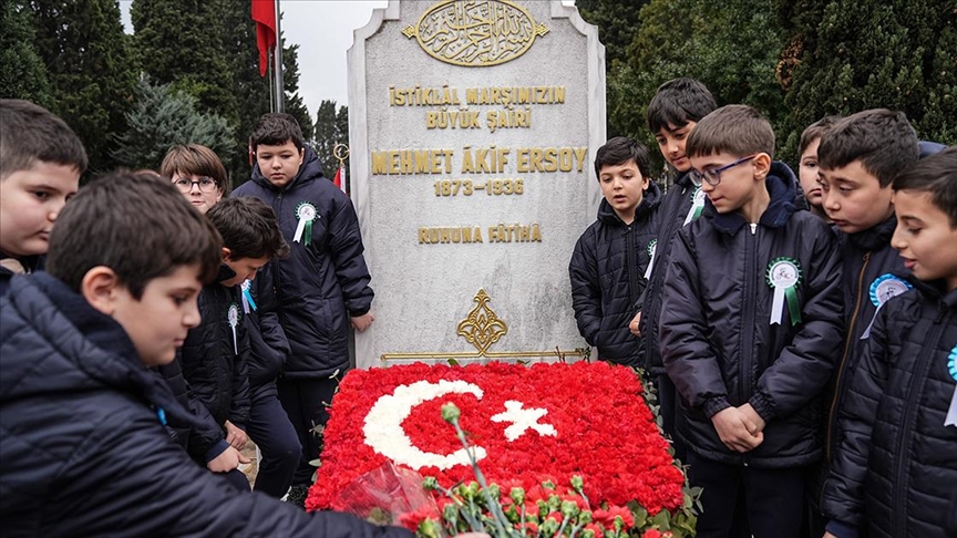 Milli şair Mehmet Akif Ersoy, İstiklal Marşı’nın kabulünün 103. yılında anıldı