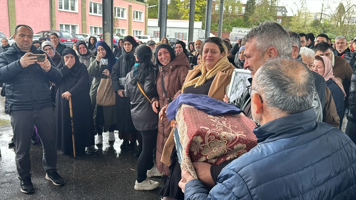 Solingen’de yangında hayatını kaybeden Türk kökenli Bulgaristan vatandaşları için cenaze töreni düzenlendi