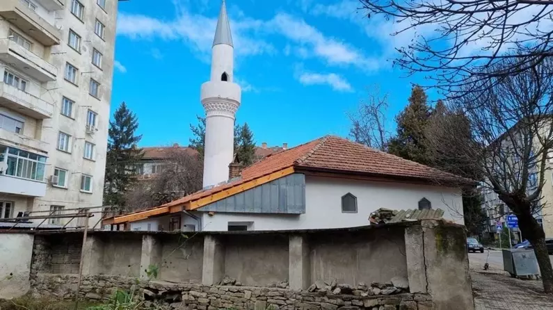 Bulgaristan’da tarihi Eski Selvi Cami onarılarak yeniden ibadete açıldı