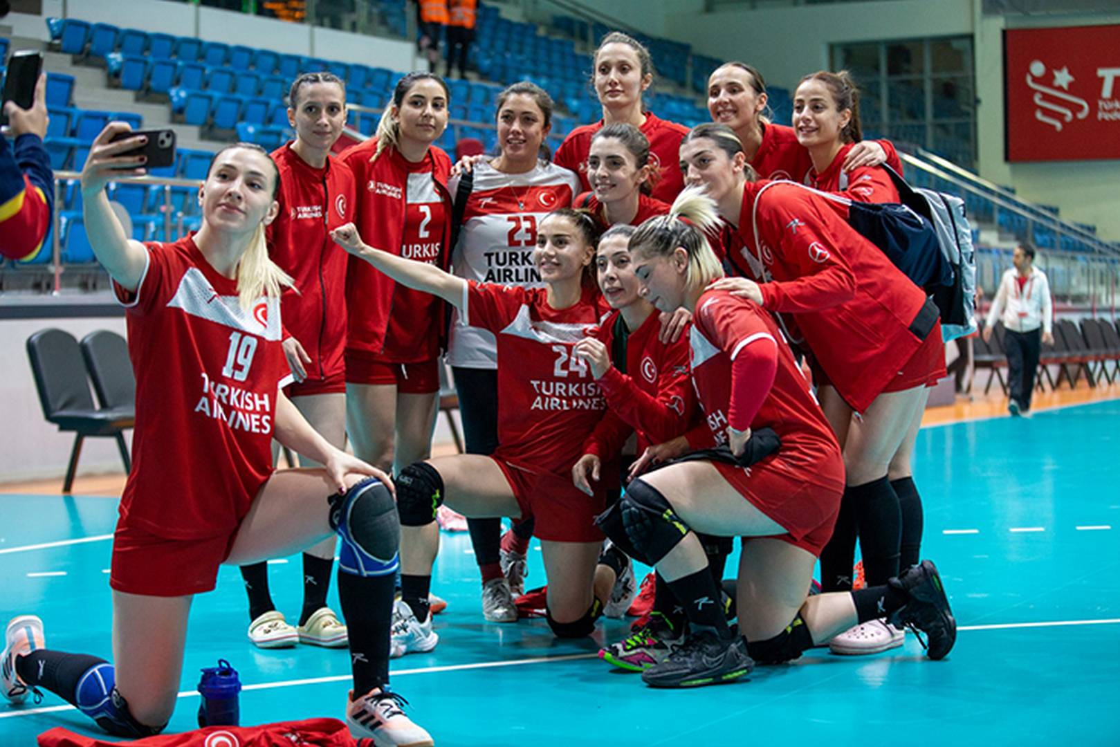 A Milli Kadın Hentbol Takımı, Sırbistan’ı yenerek Avrupa Şampiyonası’na katılmayı hedefliyor