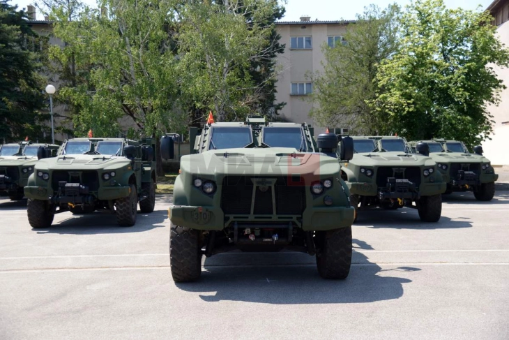 Norveç, Makedonya Ordusu’na 76 motorlu araç bağışladı
