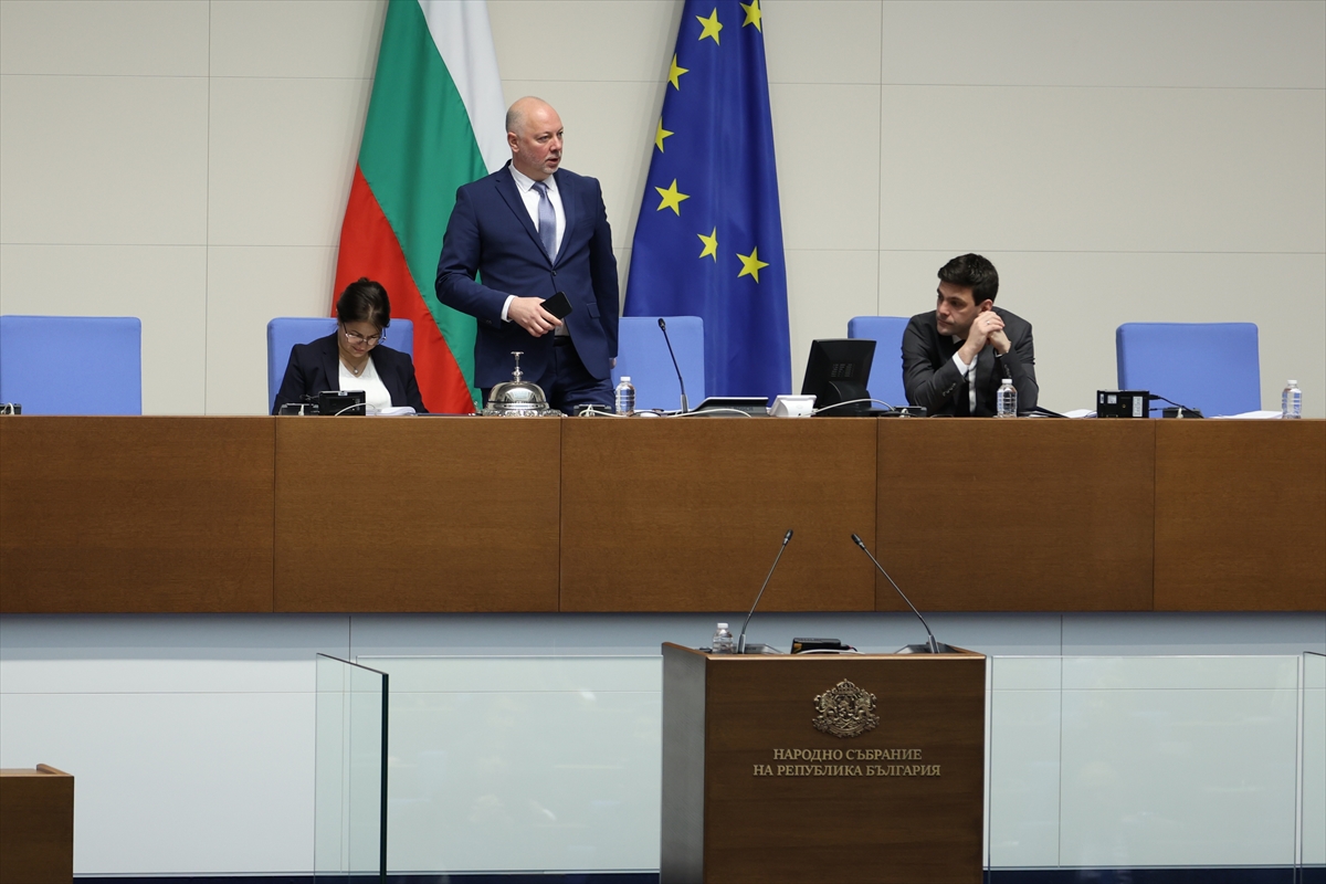 Bulgaristan’da Parlamento Başkanı Jelyazkov’un görevine oylamayla son verildi