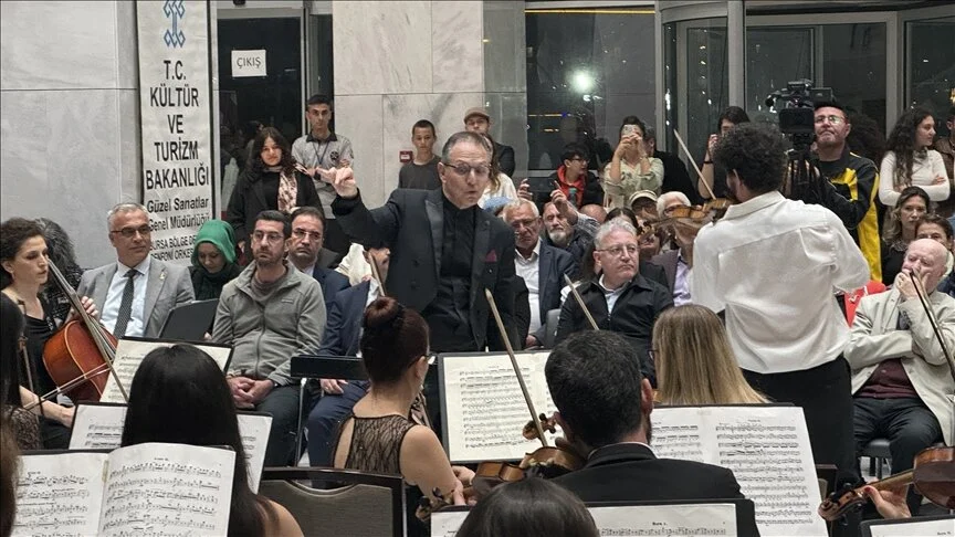 Yunanistanlı orkestra şefi Nikos Haliassas Türkiye’de sanatseverlerle buluşmaktan memnun