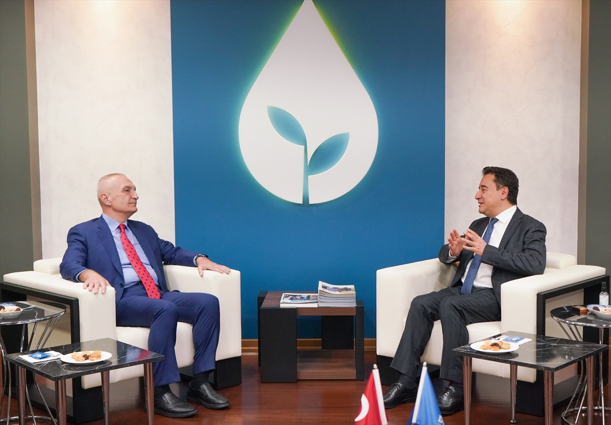 Arnavutluk eski Cumhurbaşkanı İlir Meta, DEVA Partisi Genel Başkanı Ali Babacan’ı ziyaret etti