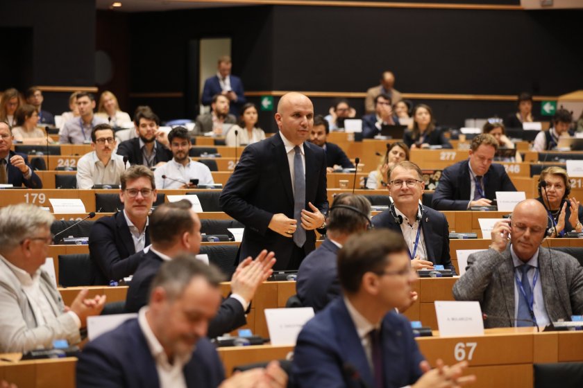 İlhan Küçük Avrupa Parlamentosu Hukuk İşleri Komisyonu Başkanı Seçildi