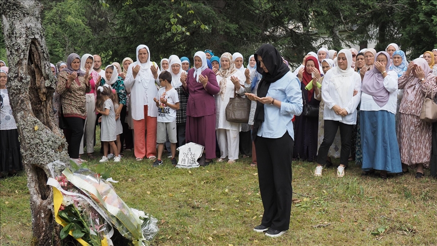 Bosna Hersek’te Srebrenitsalı gençleri anma töreni düzenlendi