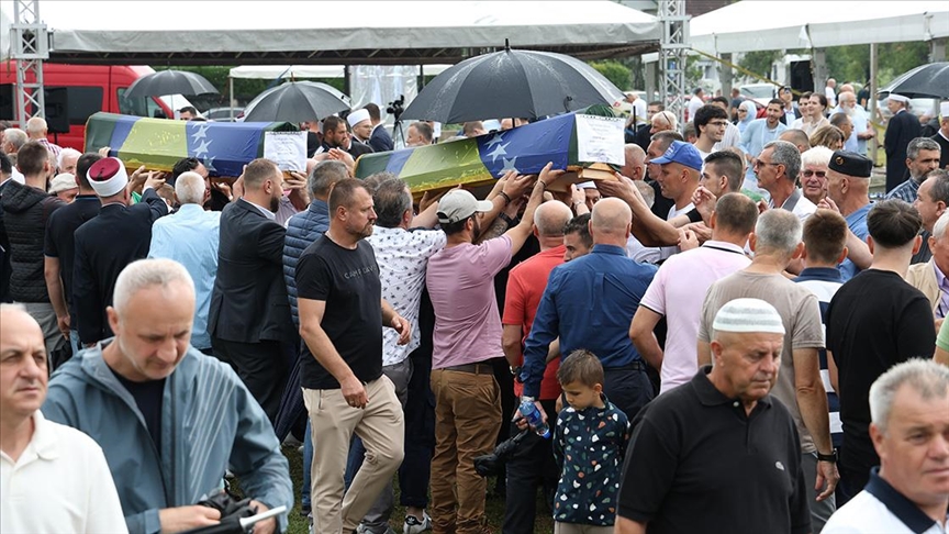 Bosna Hersek’teki savaşta Sırpların öldürdüğü 4 Boşnak sivil daha toprağa verildi