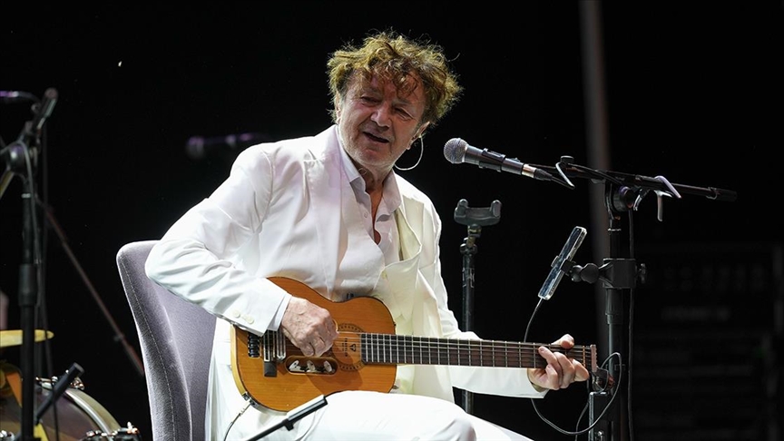 Bosnalı müzisyen Goran Bregovic, Ankara’da müzikseverlerle bir araya geldi