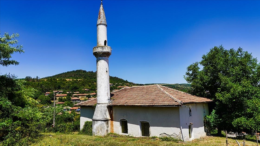 Bulgaristan’da Osmanlı yadigarı Ahmet Ağa Camisi Müslüman cemaate iade edildi