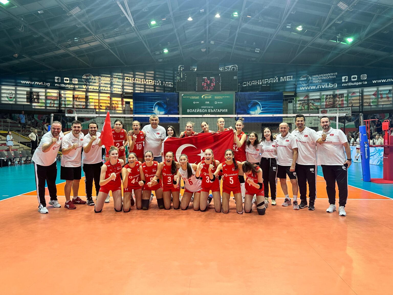 Türkiye 16 Yaş Altı Kadın Milli Voleybol Takımı namağlup şampiyon