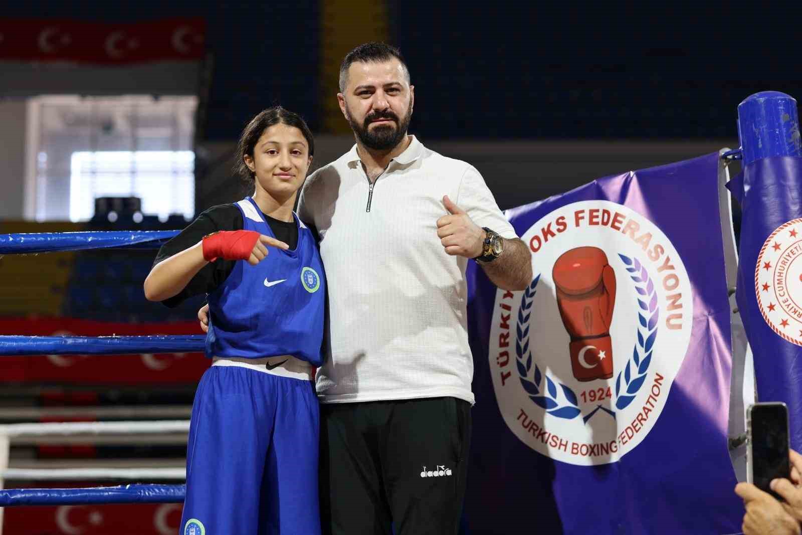 Boksör Sudem Temuçin, Bosna Hersek’te Avrupa üçüncüsü oldu