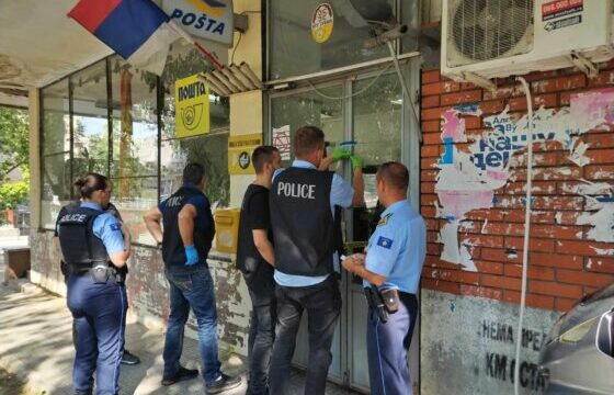 Kosova polisi, kuzeydeki Sırbistan Postası’nın 9 şubesini kapattı