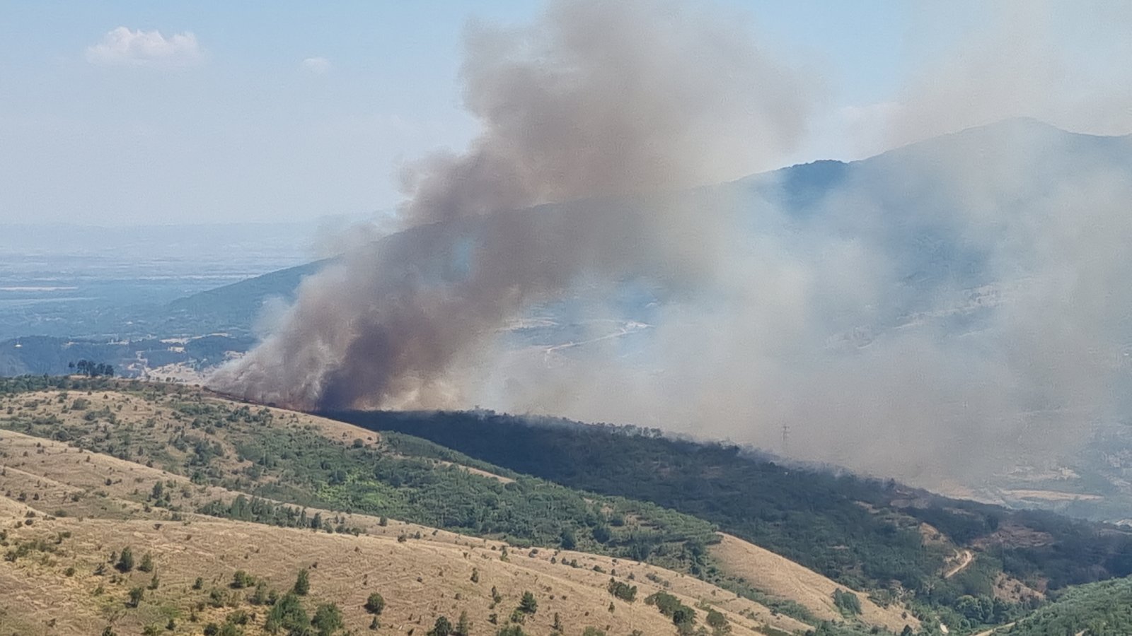 K. Makedonya’da 13 aktif yangın bulunuyor