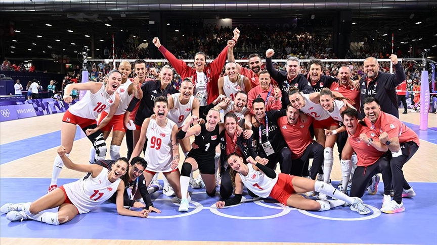 Türkiye A Milli Kadın Voleybol Takımı, olimpiyat oyunlarında ilk kez yarı finale yükseldi